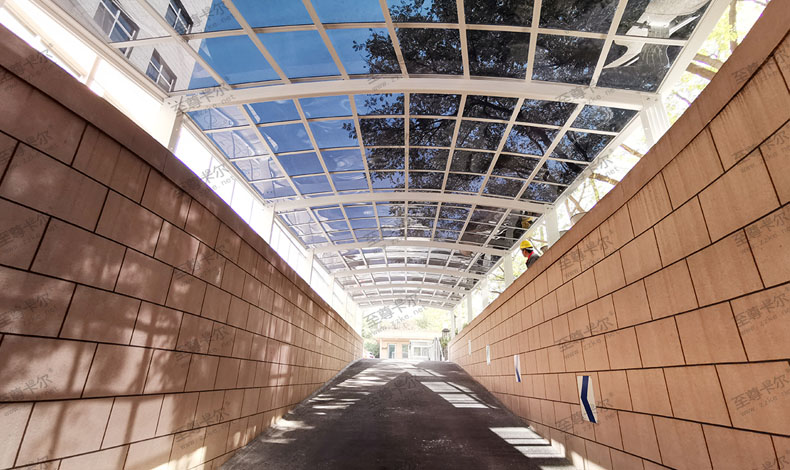 新型地下停車場雨棚你見過嗎？至尊卡爾雨棚